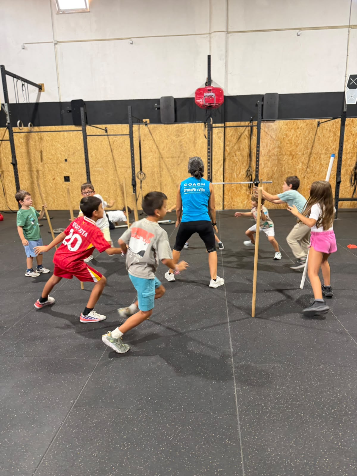 Crianças a participar numa aula TRACE Kids